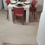펜션 Townhome Terrace, Location 모노폴리