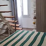 Townhome Terrace, Location *