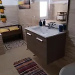 Townhome Terrace, Location 펜션 모노폴리
