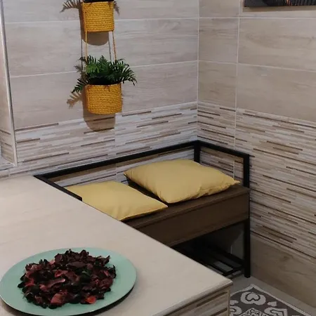 Townhome Terrace, Location