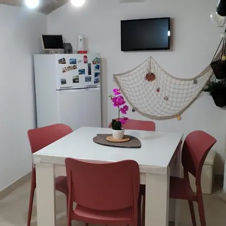 Townhome Terrace, Location 莫诺波利